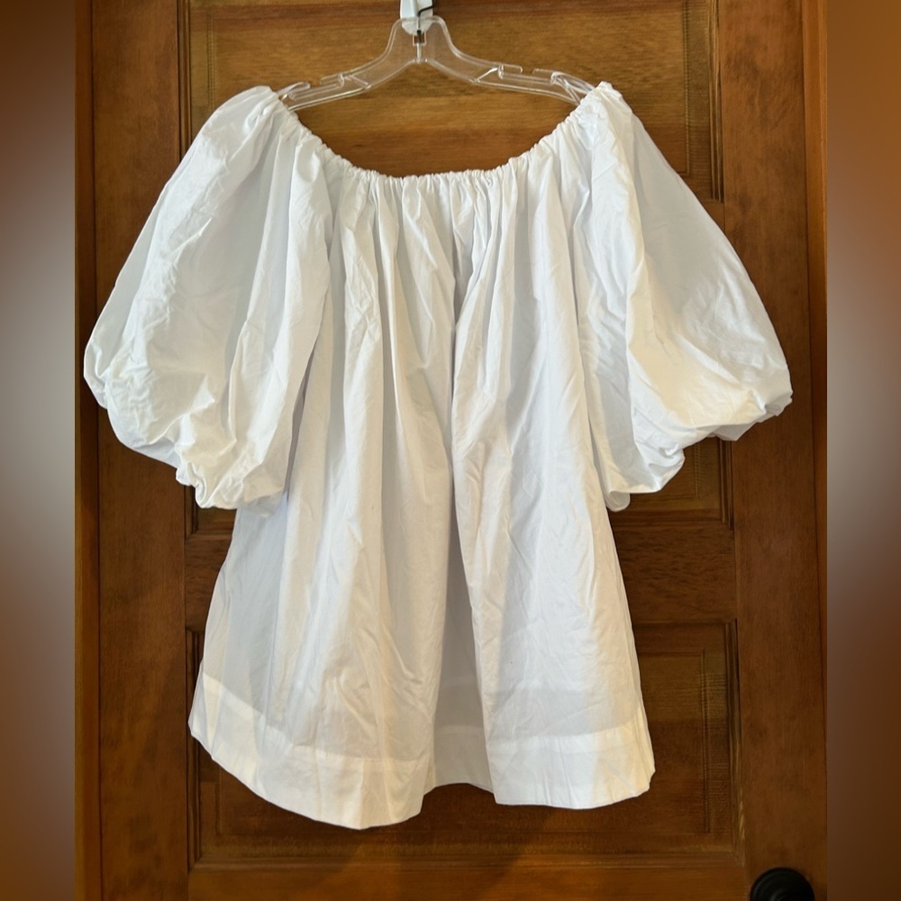 LIFE/ White Off-Shoulder/ NWOT/ 100% cotton/lined /puff sleeves/size M PLUS SIZE